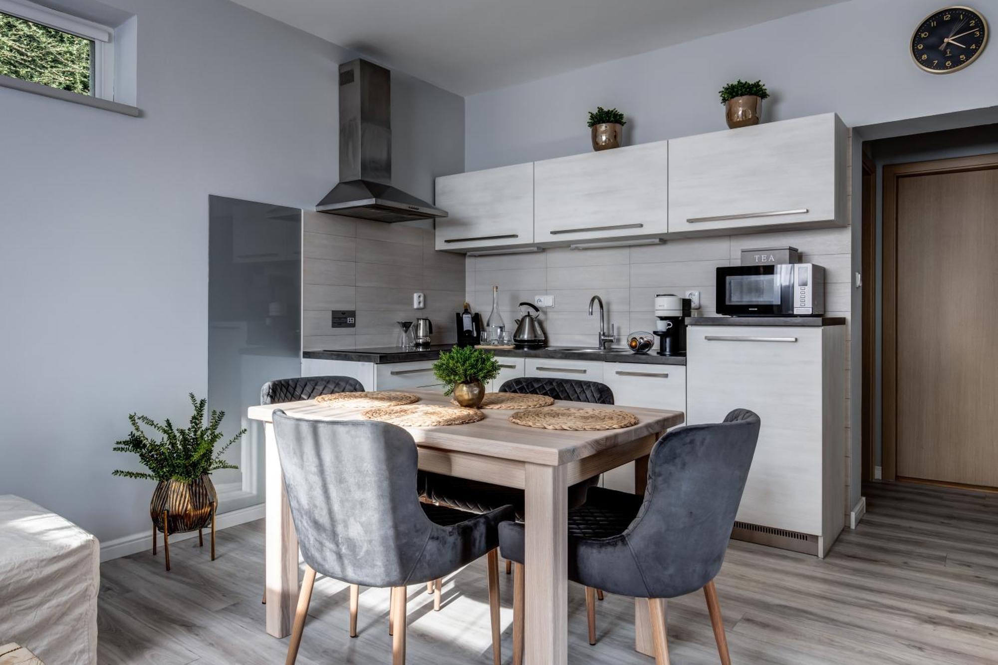 Wellness Apartmany Cesky Raj & Biokolna Lomnice nad Popelkou Екстериор снимка